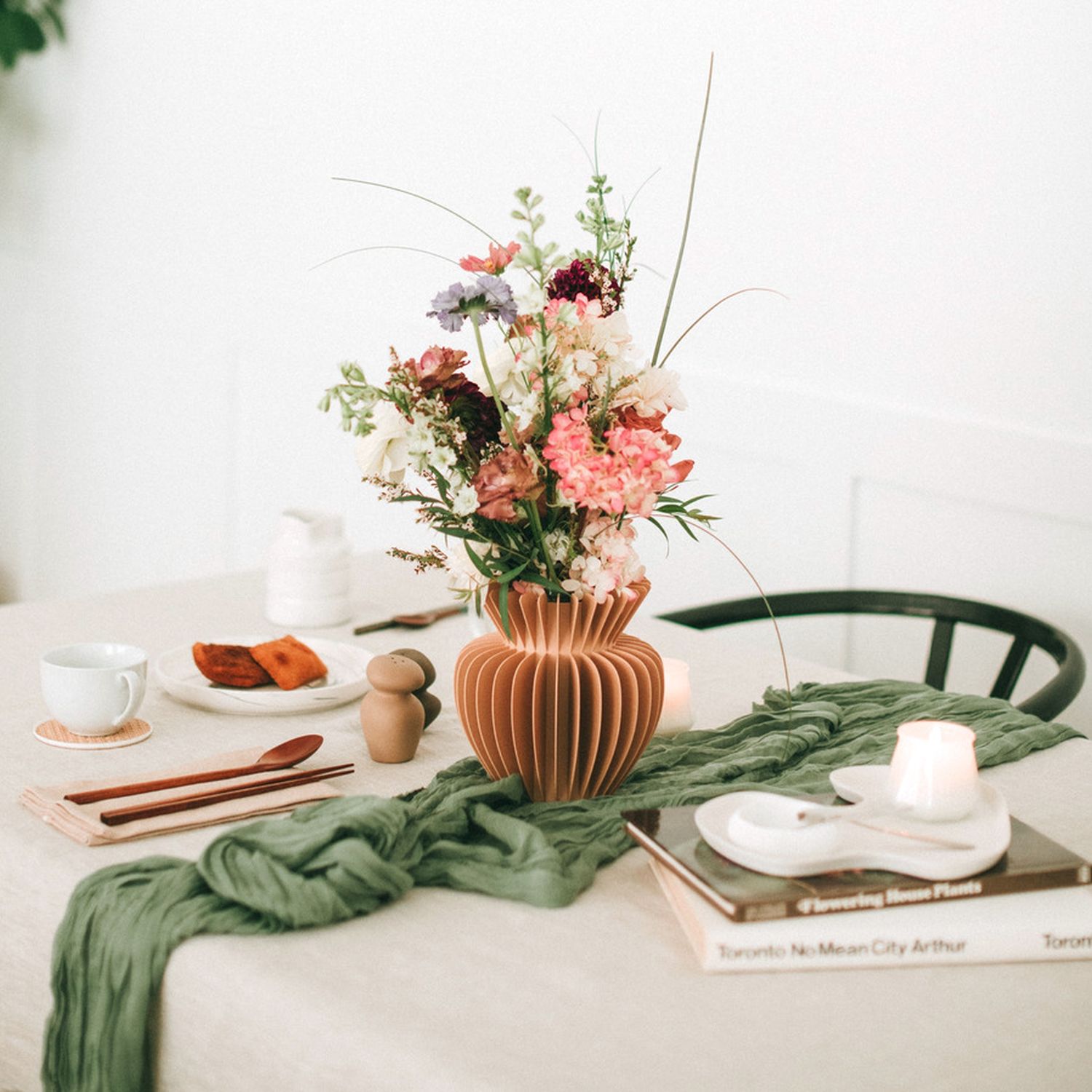 Sonnihaus Studio: MAIA Vase – Hazelnut Product Image 4 of 6