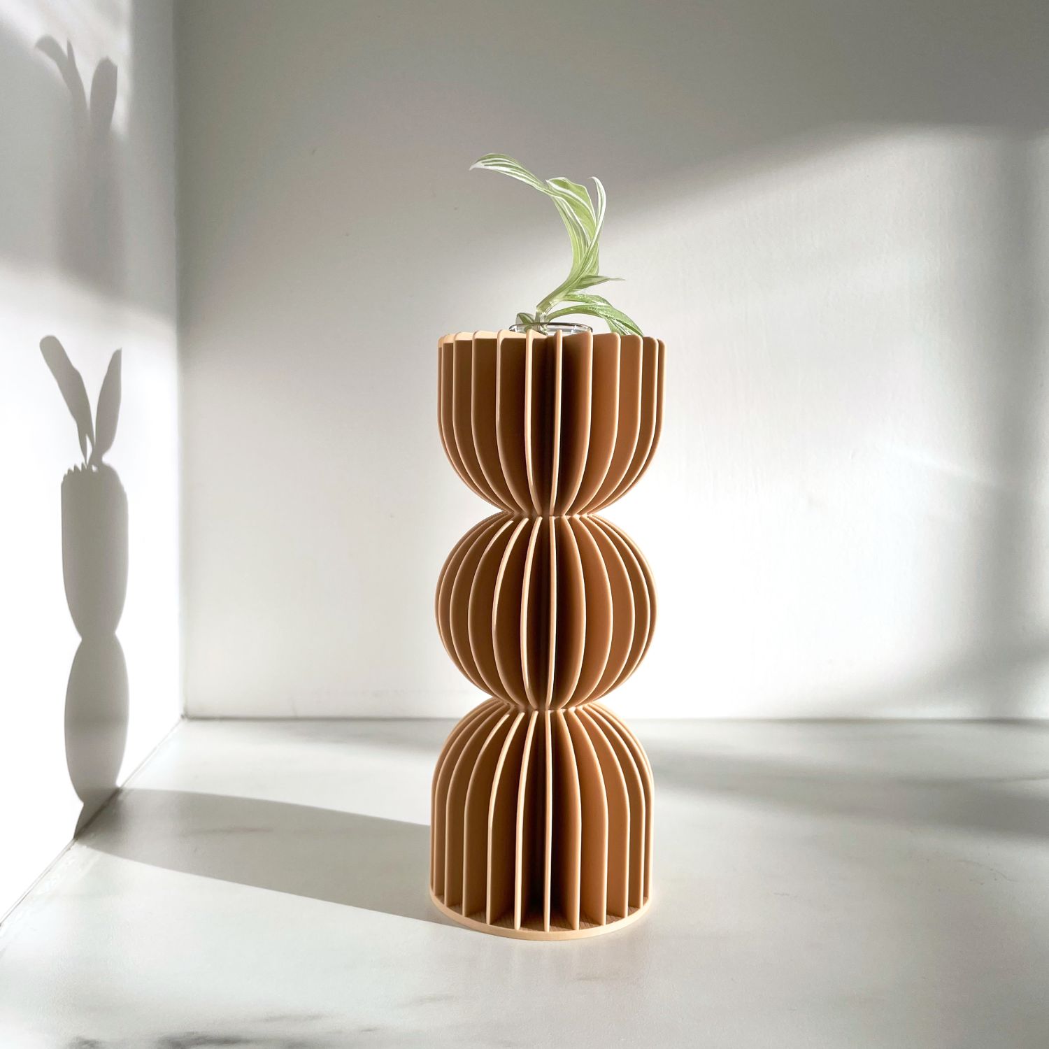 Sonnihaus Studio: BAUHAUS Vase – Hazlenut Product Image 1 of 3