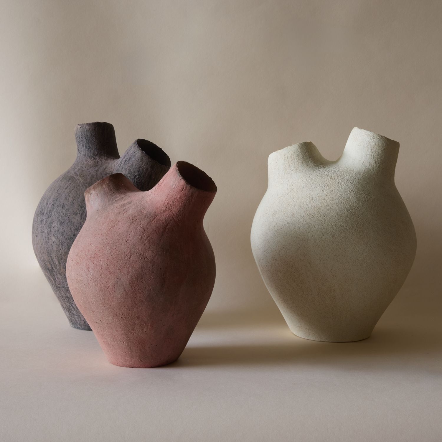 Mélina Schoenborn: White Heart Vase Product Image 4 of 4