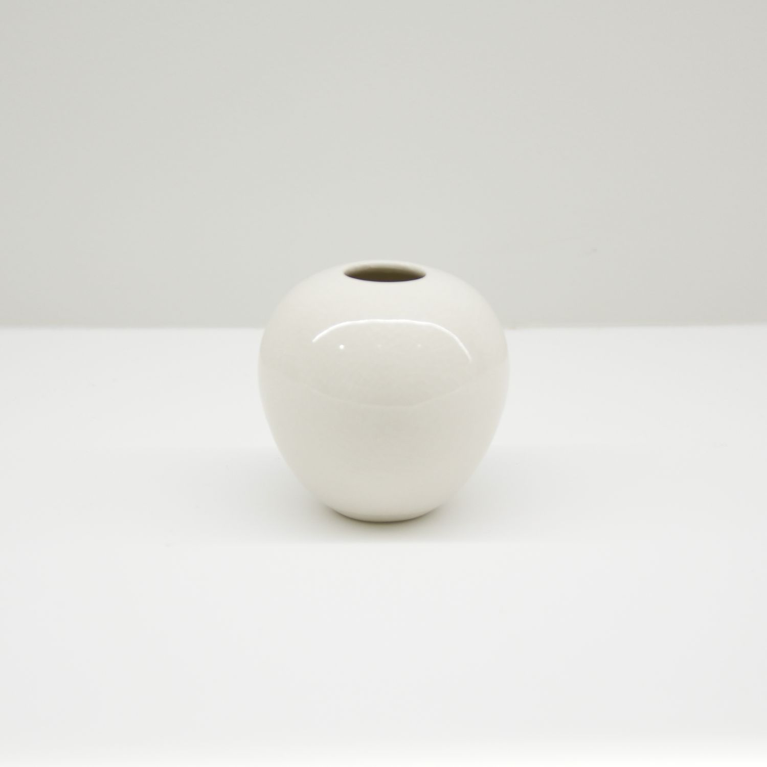 Carly Waito: XS Oval Vase cream Product Image 1 of 1