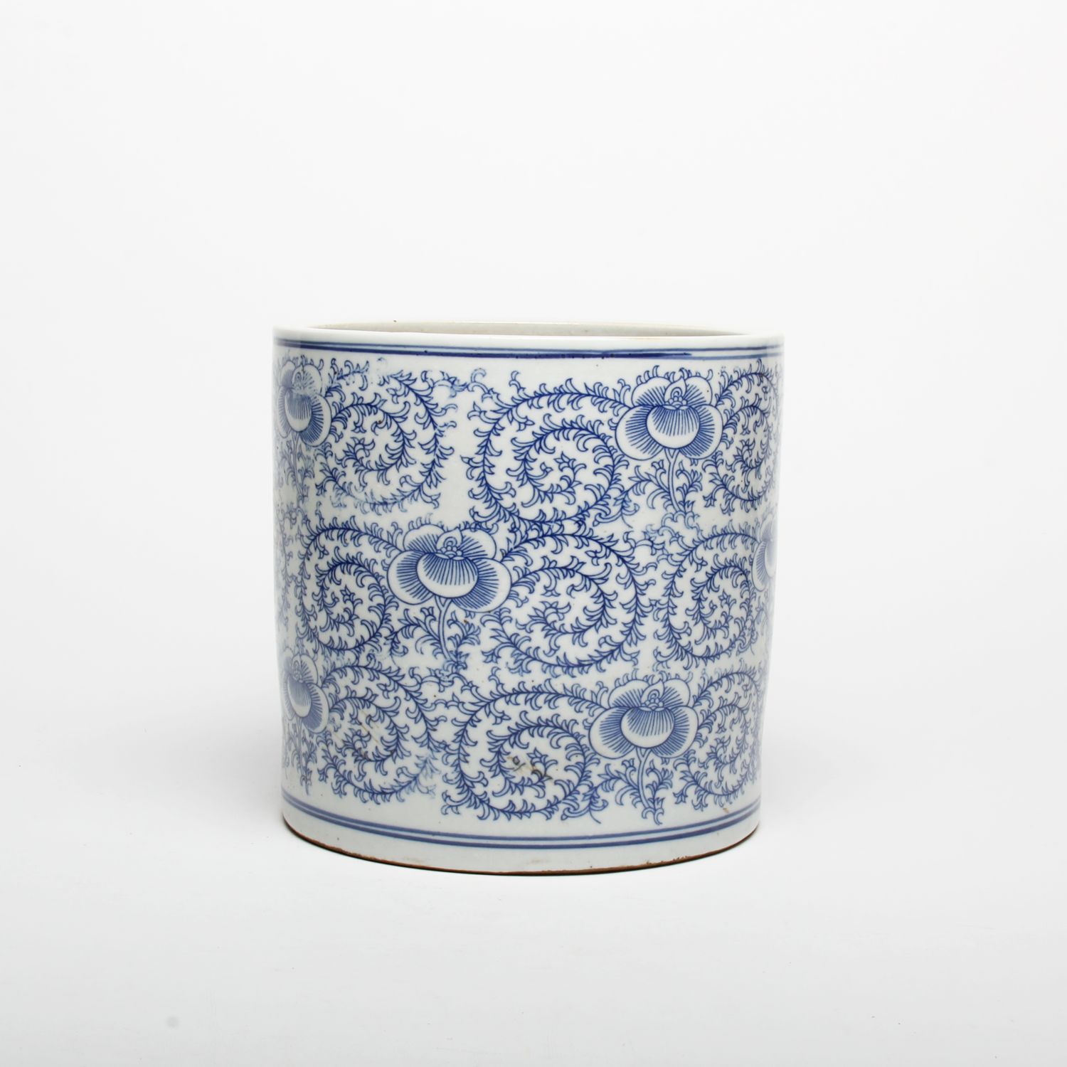 Middle Kingdom: Scrolling Peony Cachepot Product Image 1 of 4