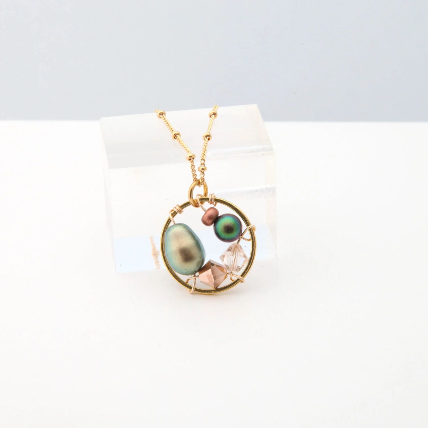 Farheen Ali: Green Pearl Drop Pendant Product Image 1 of 2