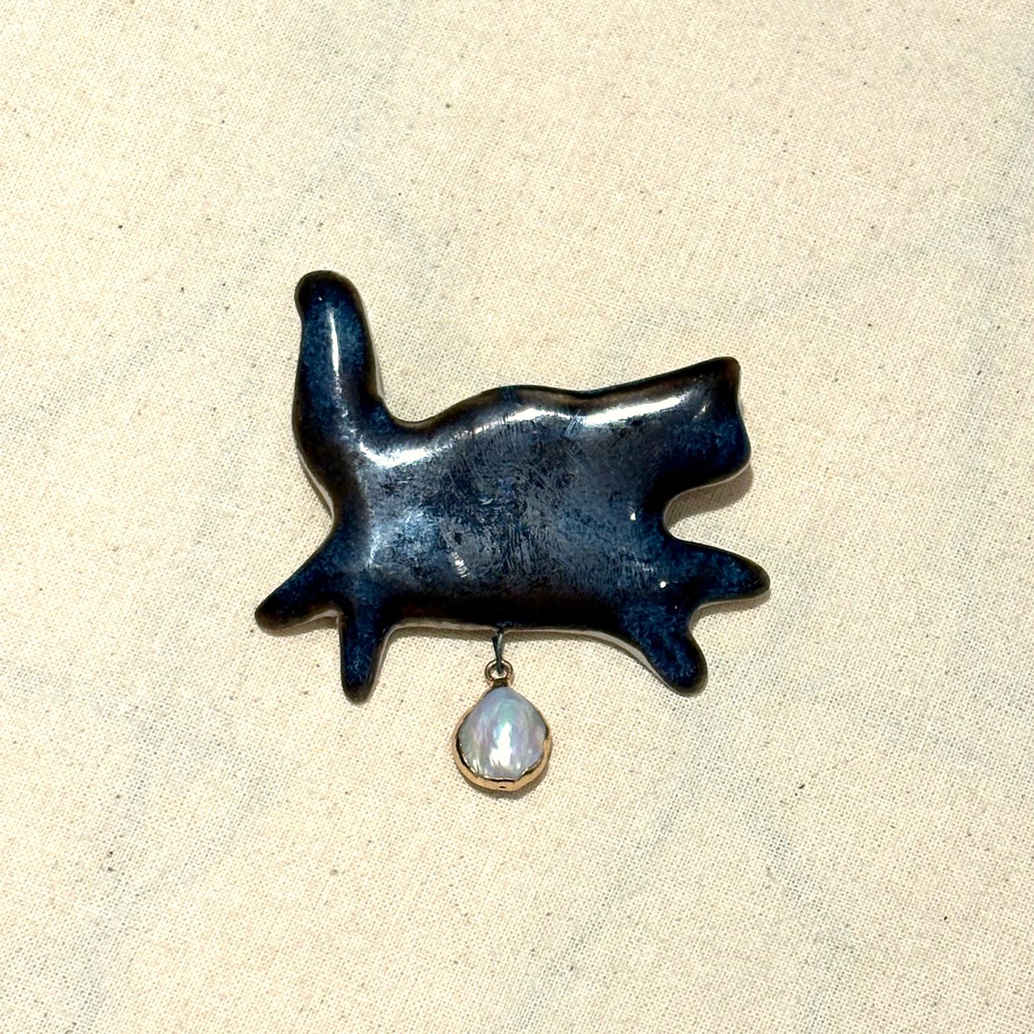 Meg Greenlay: Brown Cat Brooch Product Image 1 of 1