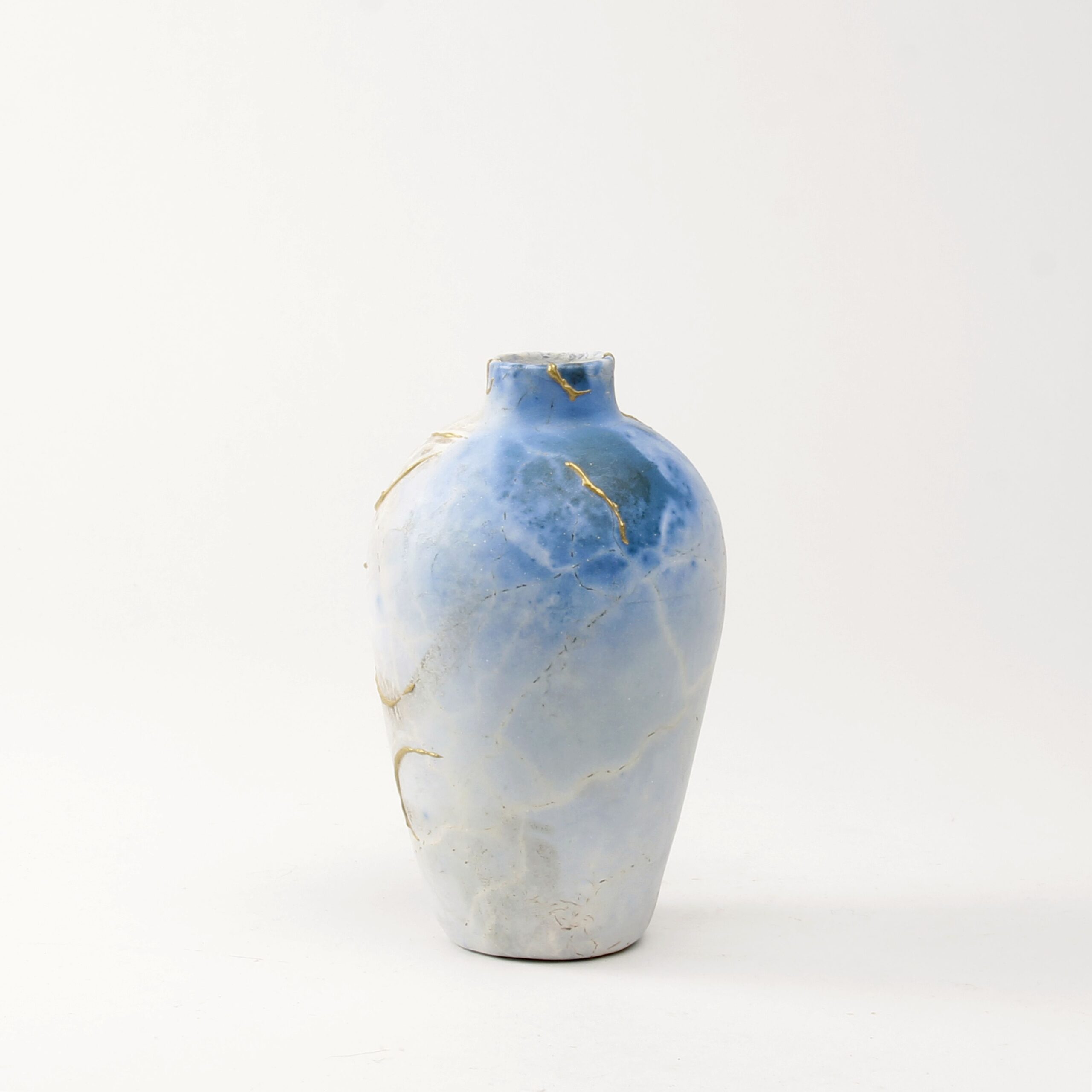 Alison Brannen: Medium Classic Urn Product Image 4 of 6