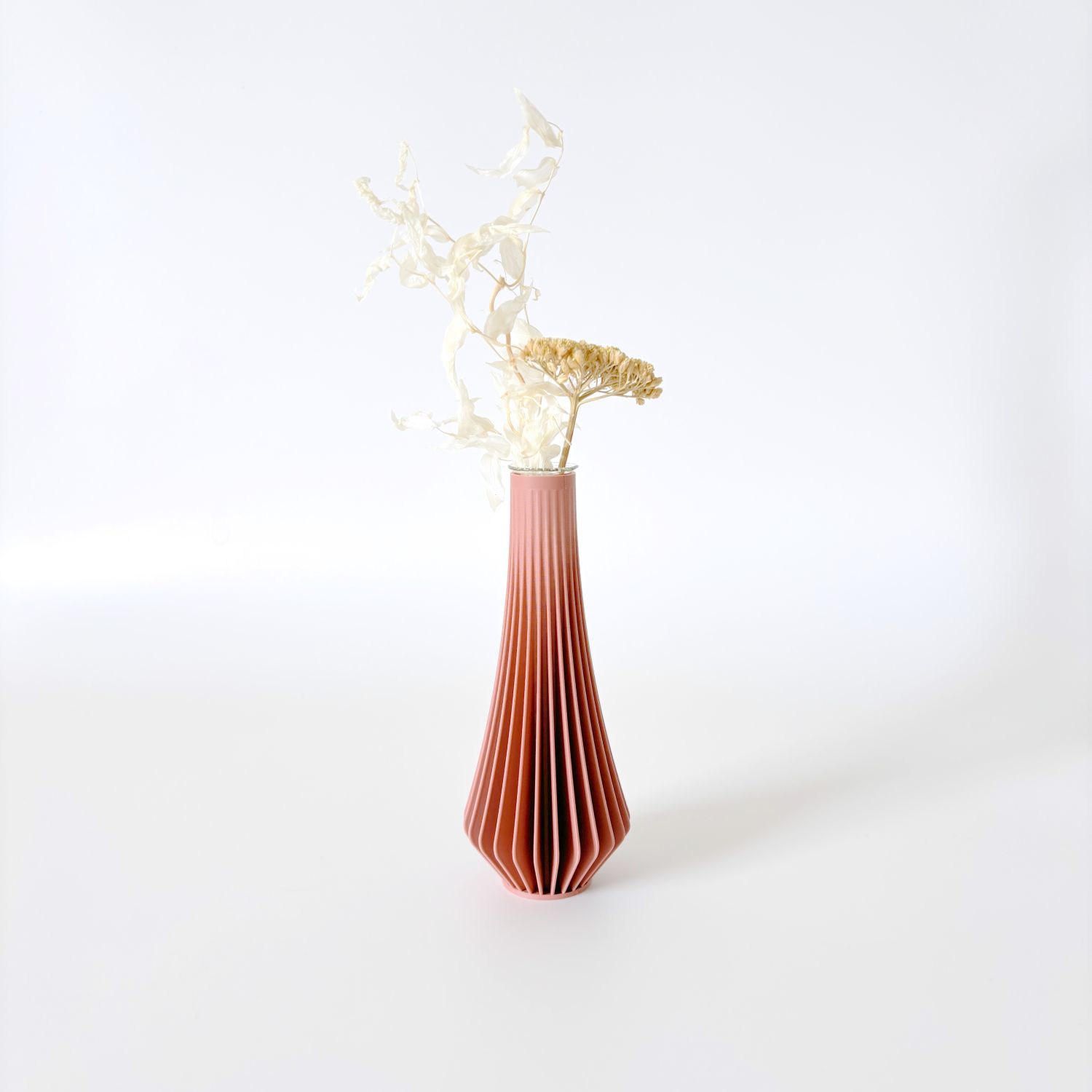 Sonnihaus Studio: KANJI Vase – Terra Cotta Product Image 1 of 3