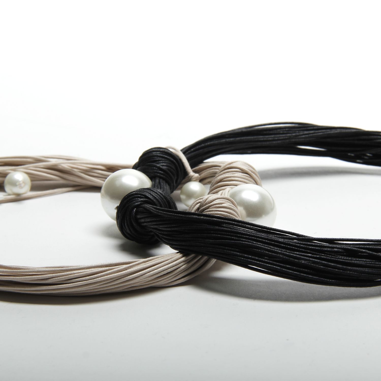 Oz & Ella Design: Solo Pearl Necklace – Black Product Image 2 of 2