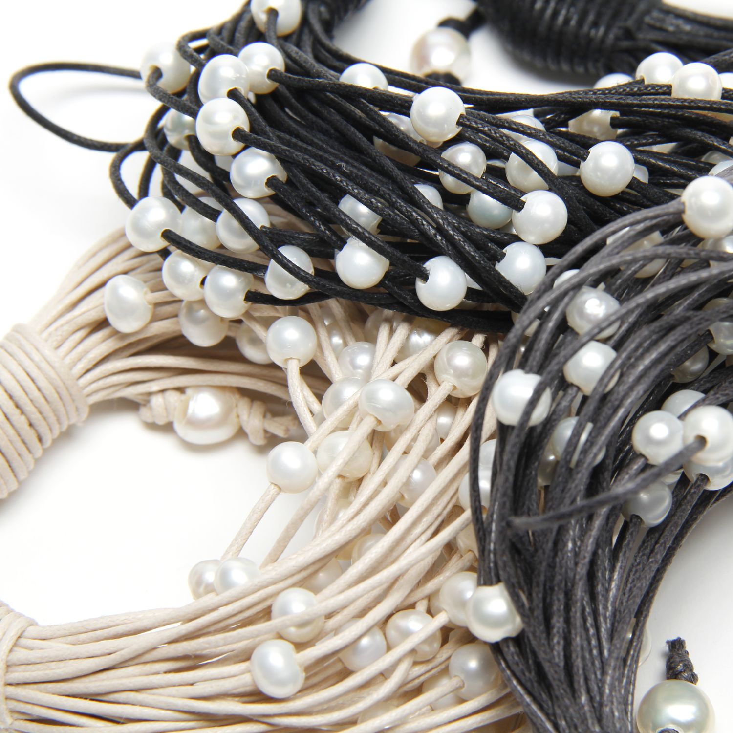 Oz & Ella Design: Pearl Bracelet – Black Product Image 3 of 5