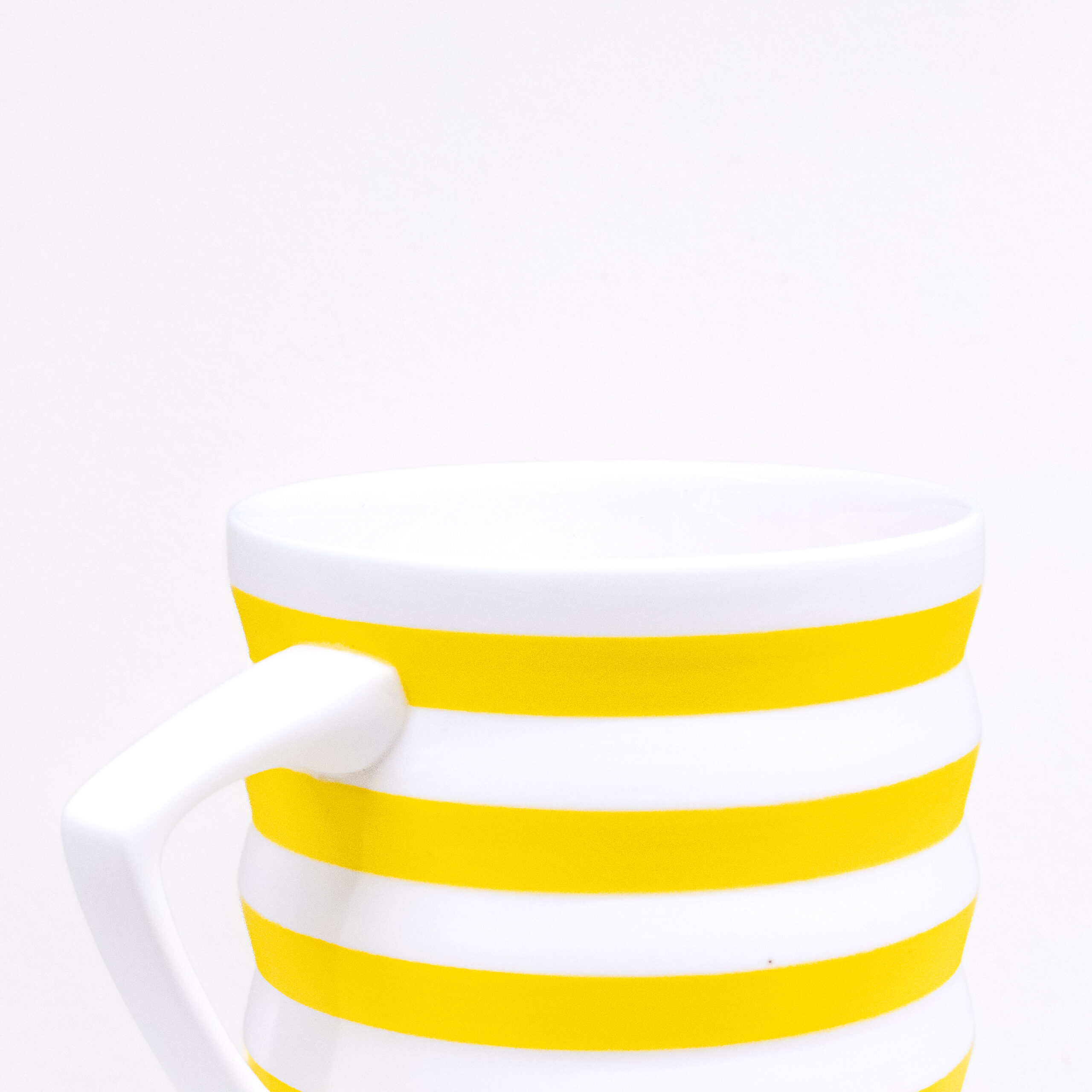Noriko Masuda: Small Oscillate Mug in Assorted Colours Product Image 3 of 5