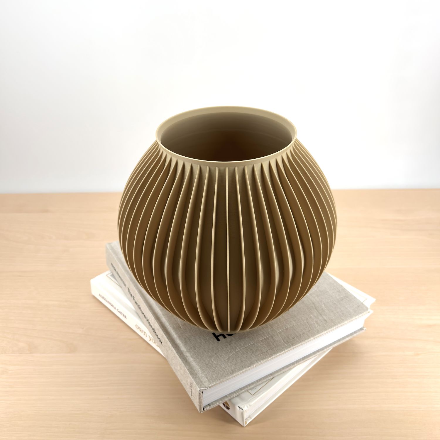 Sonnihaus Studio: MOON Vase – Hazelnut Product Image 4 of 4