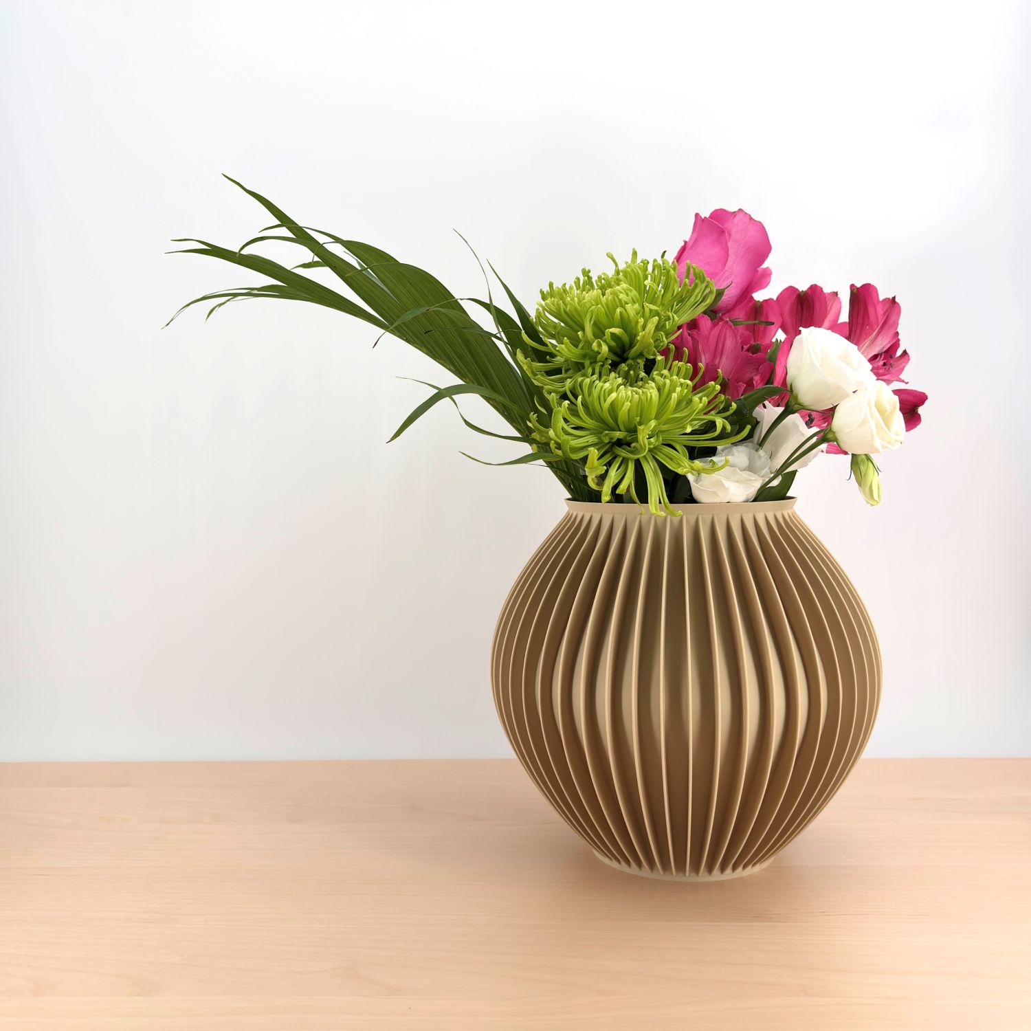 Sonnihaus Studio: MOON Vase – Hazelnut Product Image 3 of 4