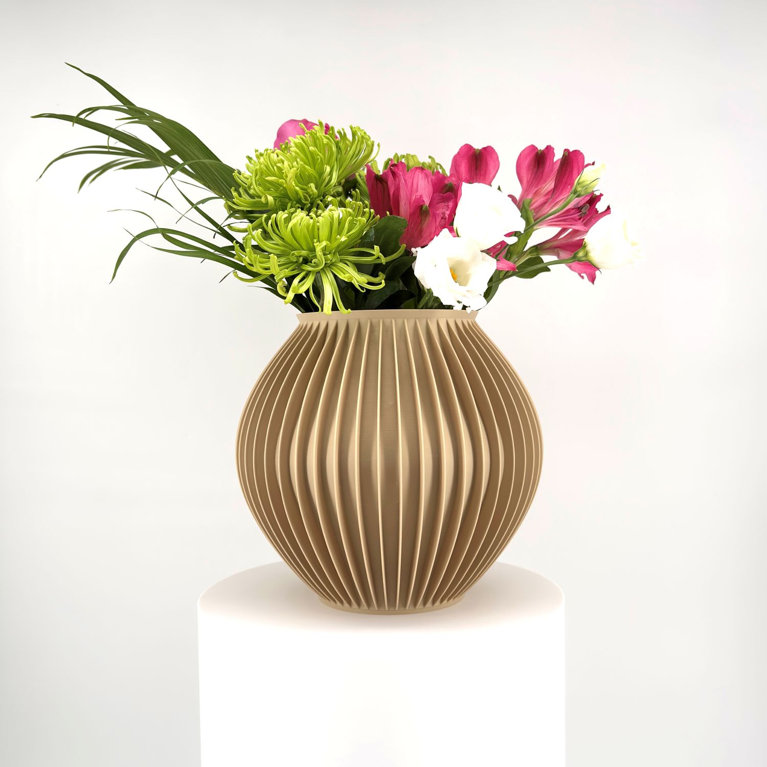 Sonnihaus Studio: MOON Vase – Hazelnut Product Image 1 of 4