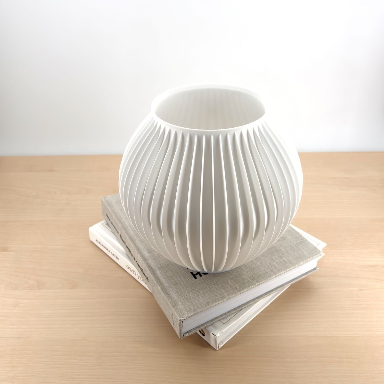 Sonnihaus Studio: MOON Vase – White Product Image 4 of 4