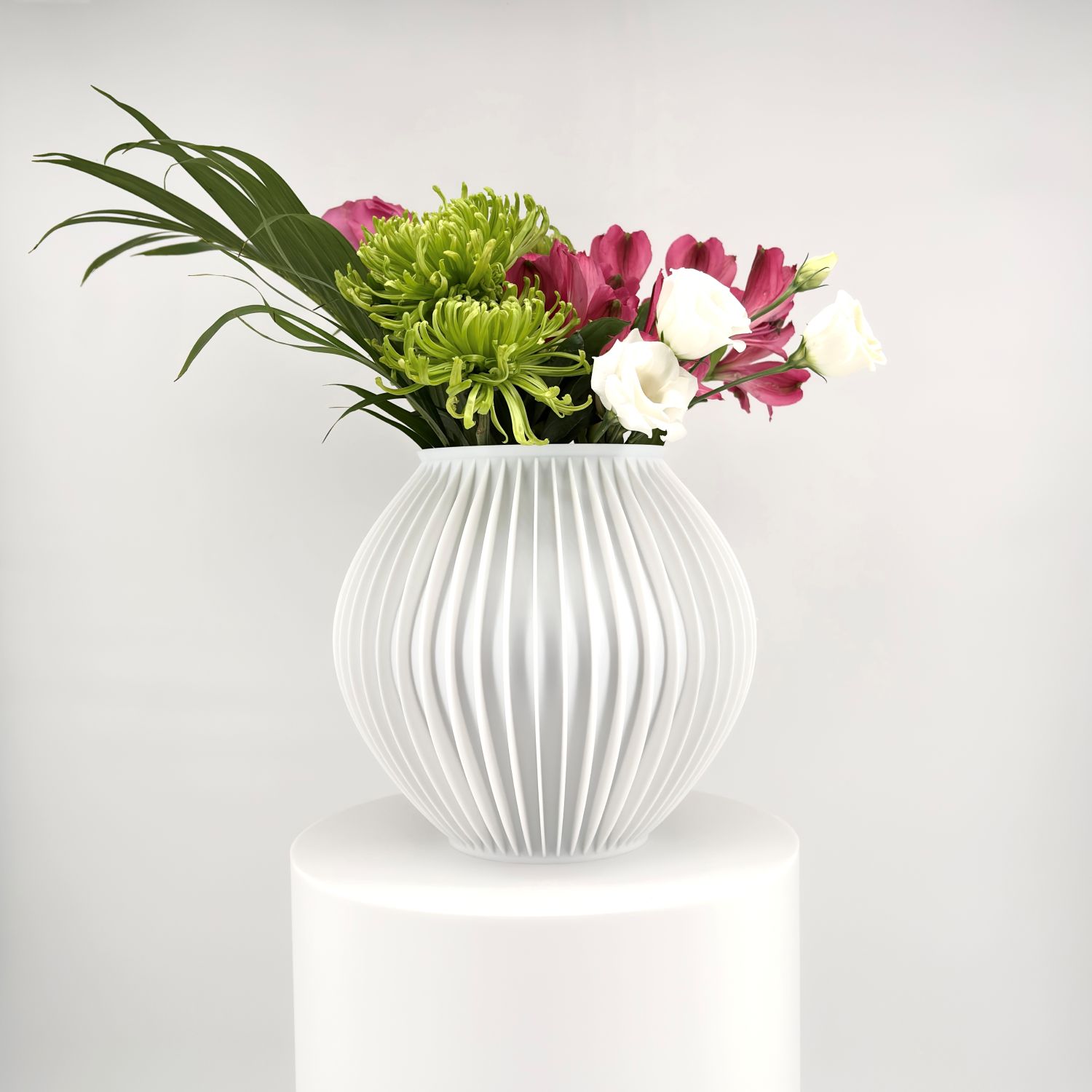 Sonnihaus Studio: MOON Vase – White Product Image 1 of 4