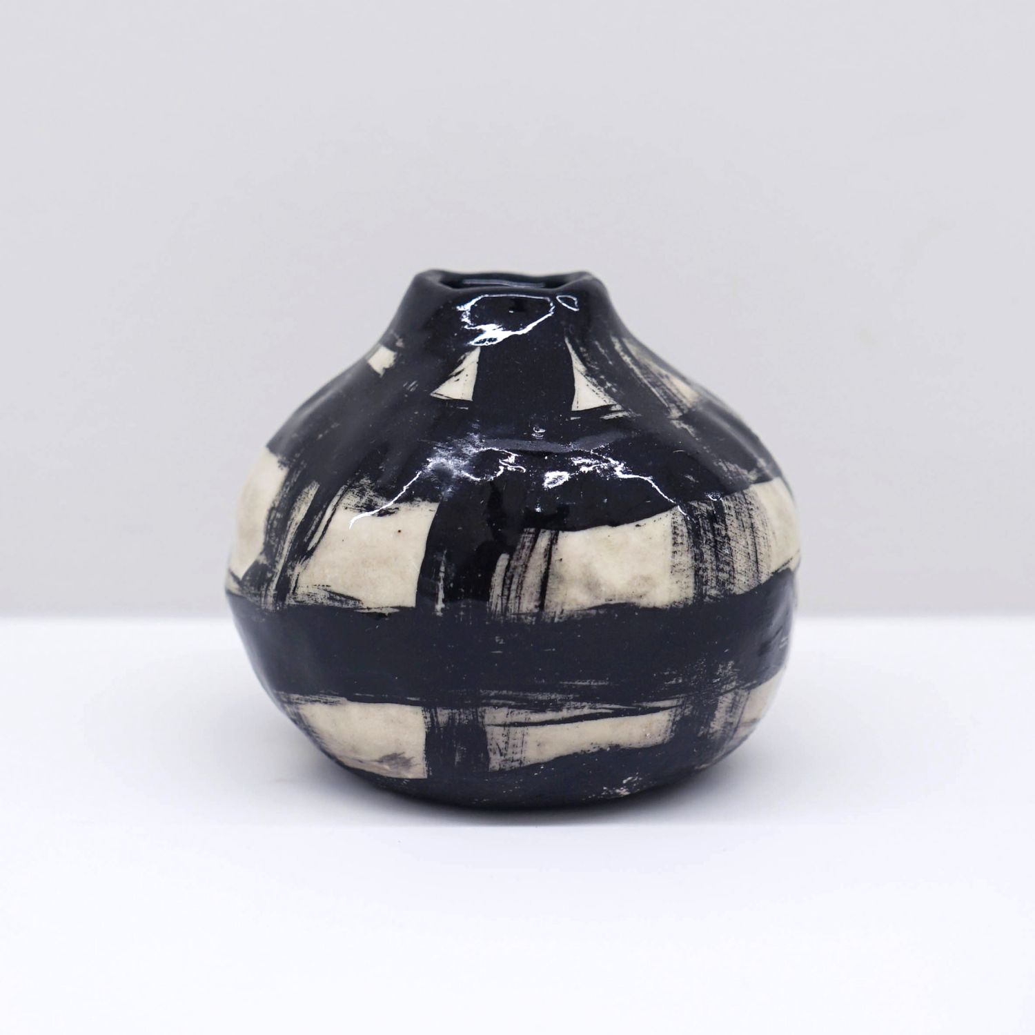 Enas Satir: Small Grid Vase Product Image 1 of 2