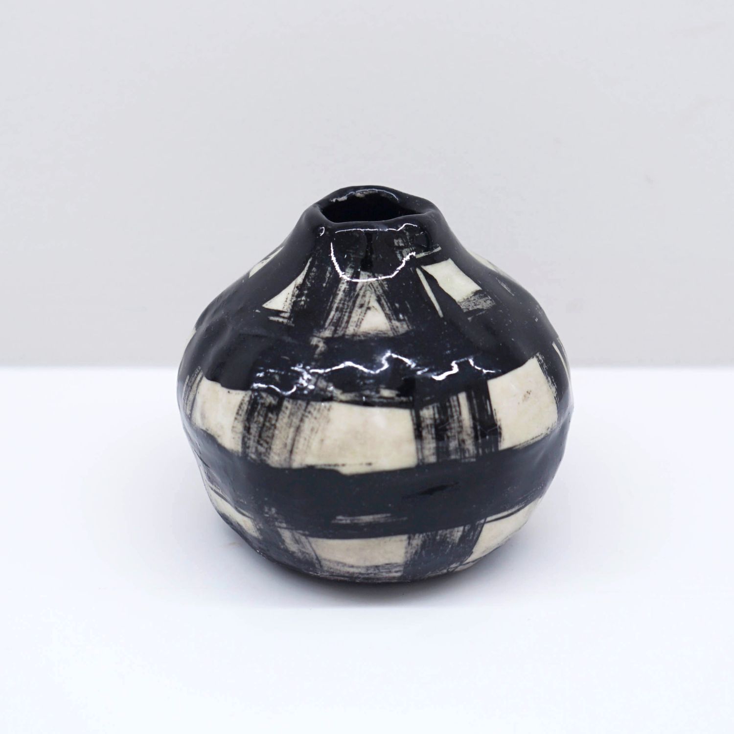 Enas Satir: Small Grid Vase Product Image 2 of 2