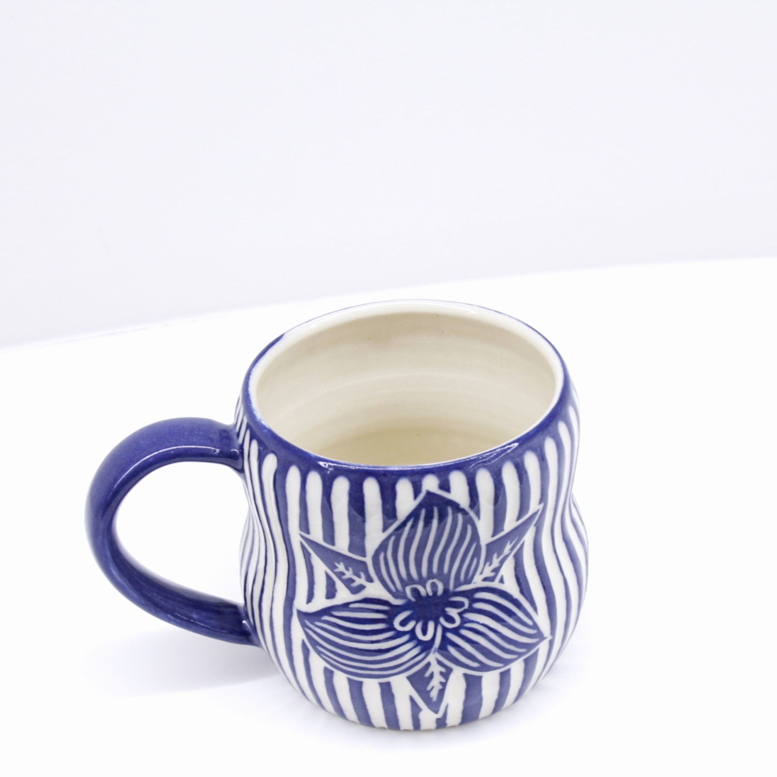 Kaas+Kate: Blue Trillium Mug Product Image 4 of 4