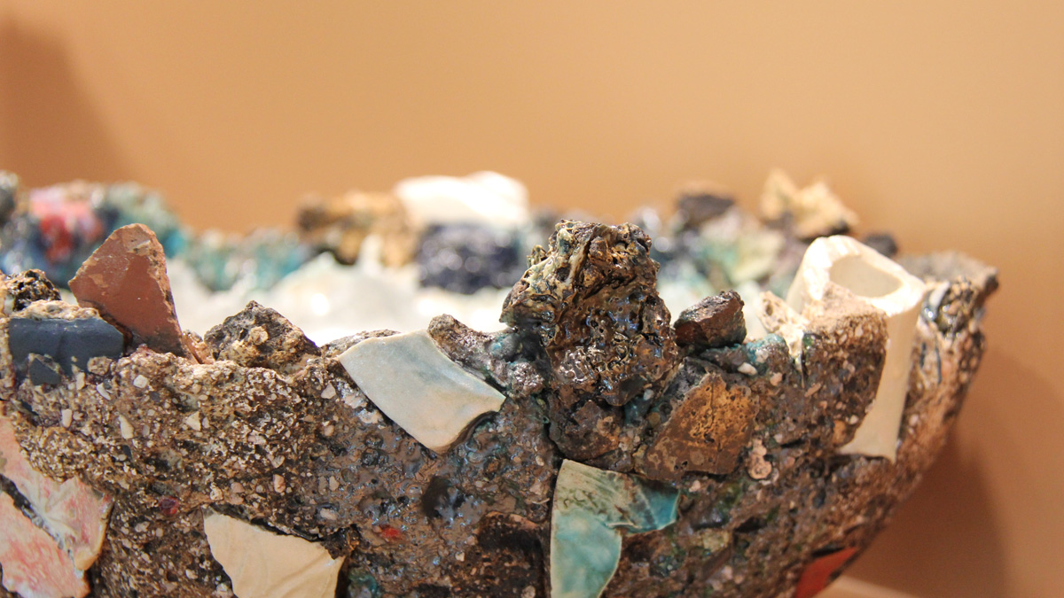 Close up detail photo of a bowl by Catharina Goldnau