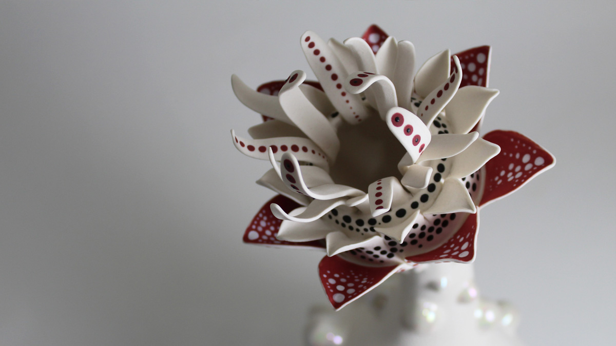 Ceramic sculpture by Daumante Stirbyte