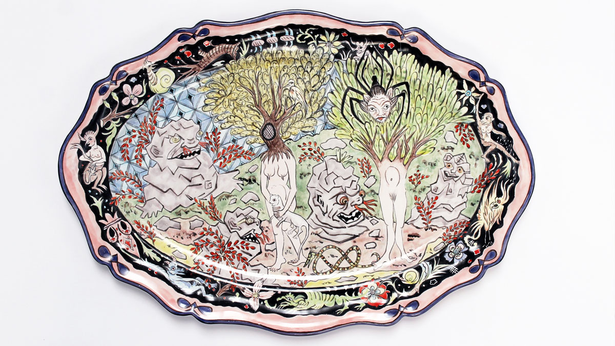 Contemporary maiolica plate by Lindsay Montgomery