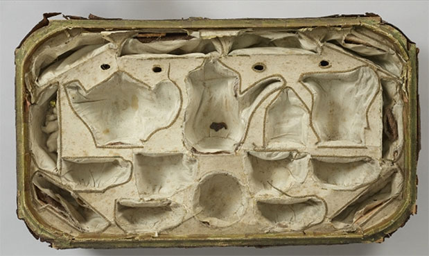 Interior of the presentation case before conservation